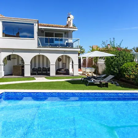 Villa Tropical By Interhome